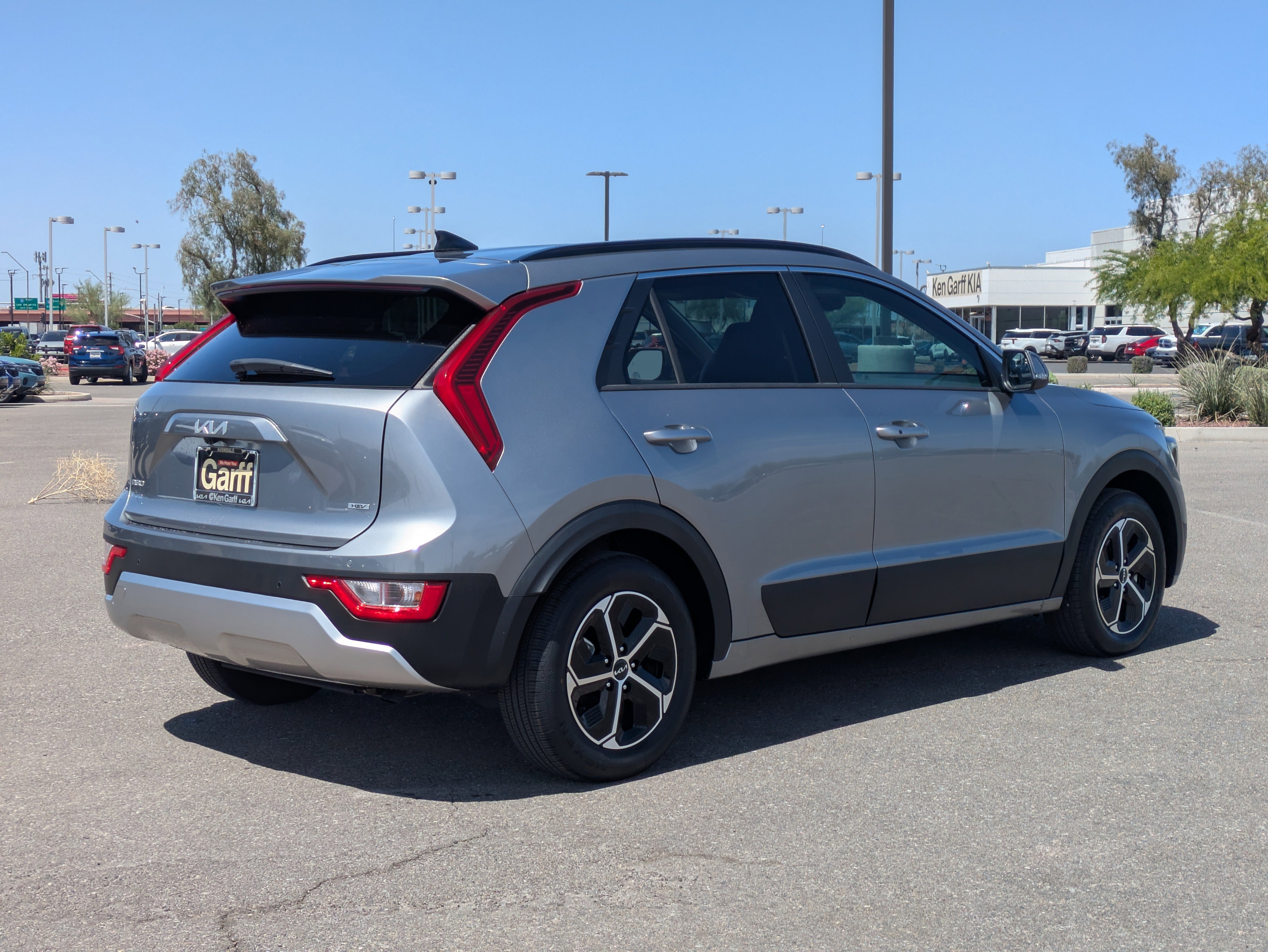 Certified 2025 Kia Niro EX FWD image 5