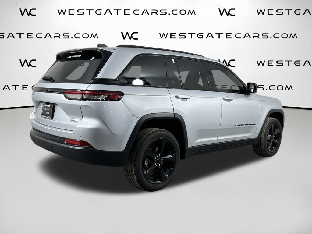 Used 2023 Jeep Grand Cherokee Altitude image 48