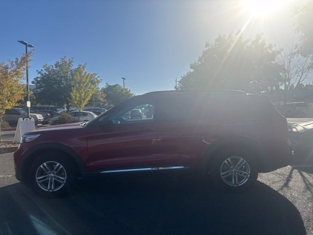 Used 2023 Ford Explorer XLT w/ Equipment Group 202A RWD image 2