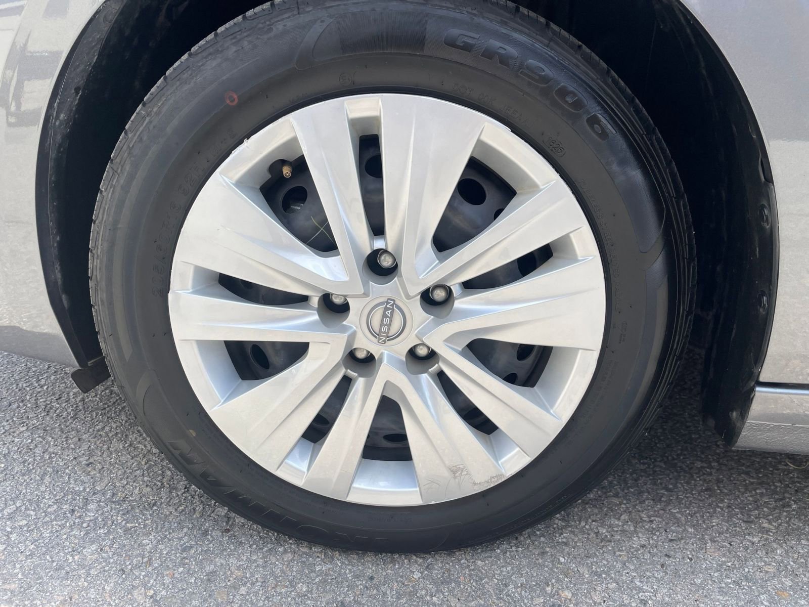 Used 2025 Nissan Sentra S image 30