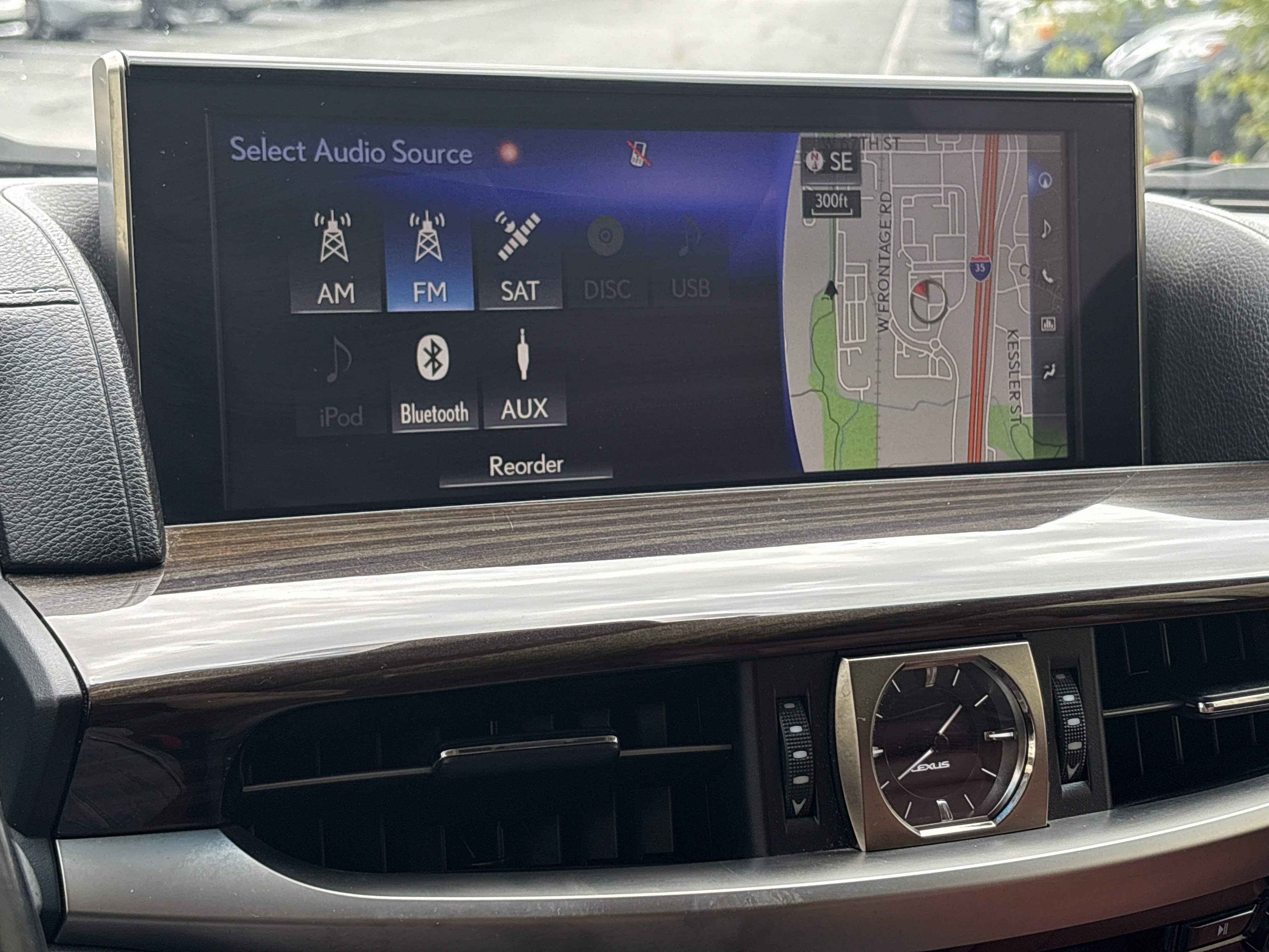 Used 2021 Lexus LX 570 4WD w/ Luxury Package image 23