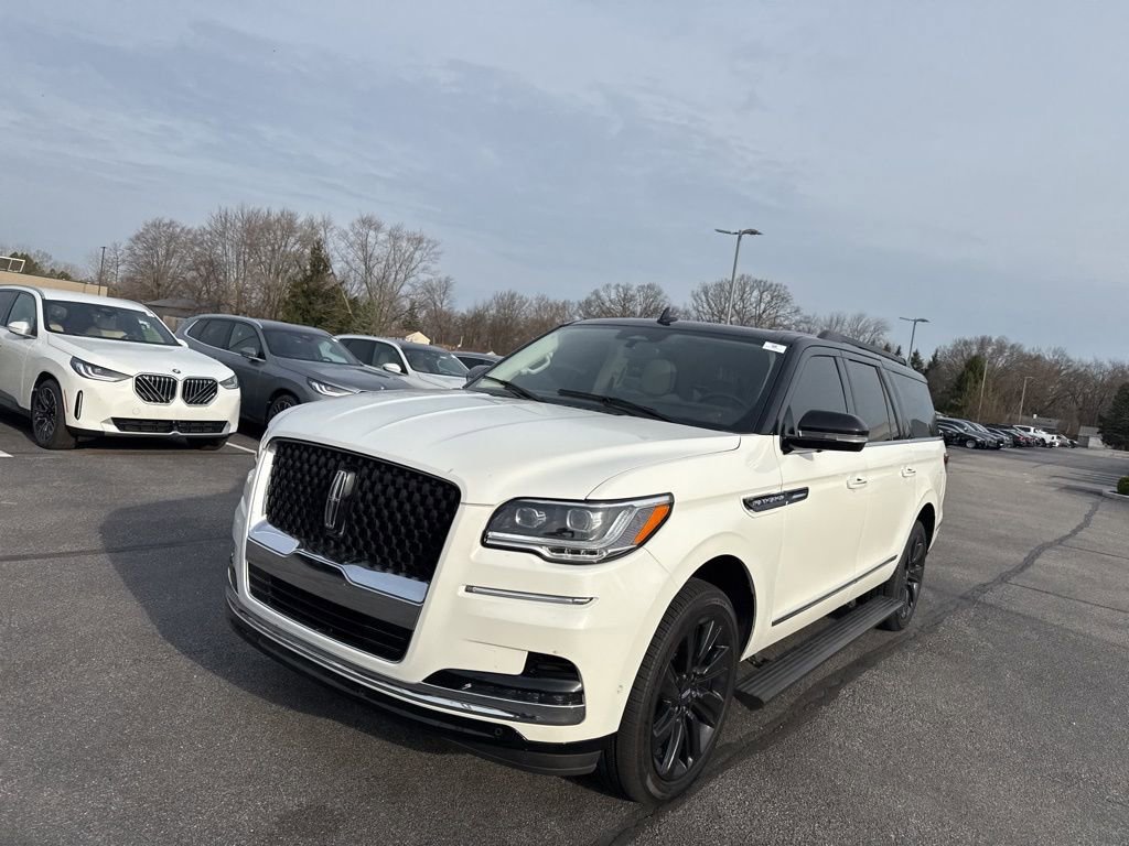 Used 2023 Lincoln Navigator L Black Label image 3