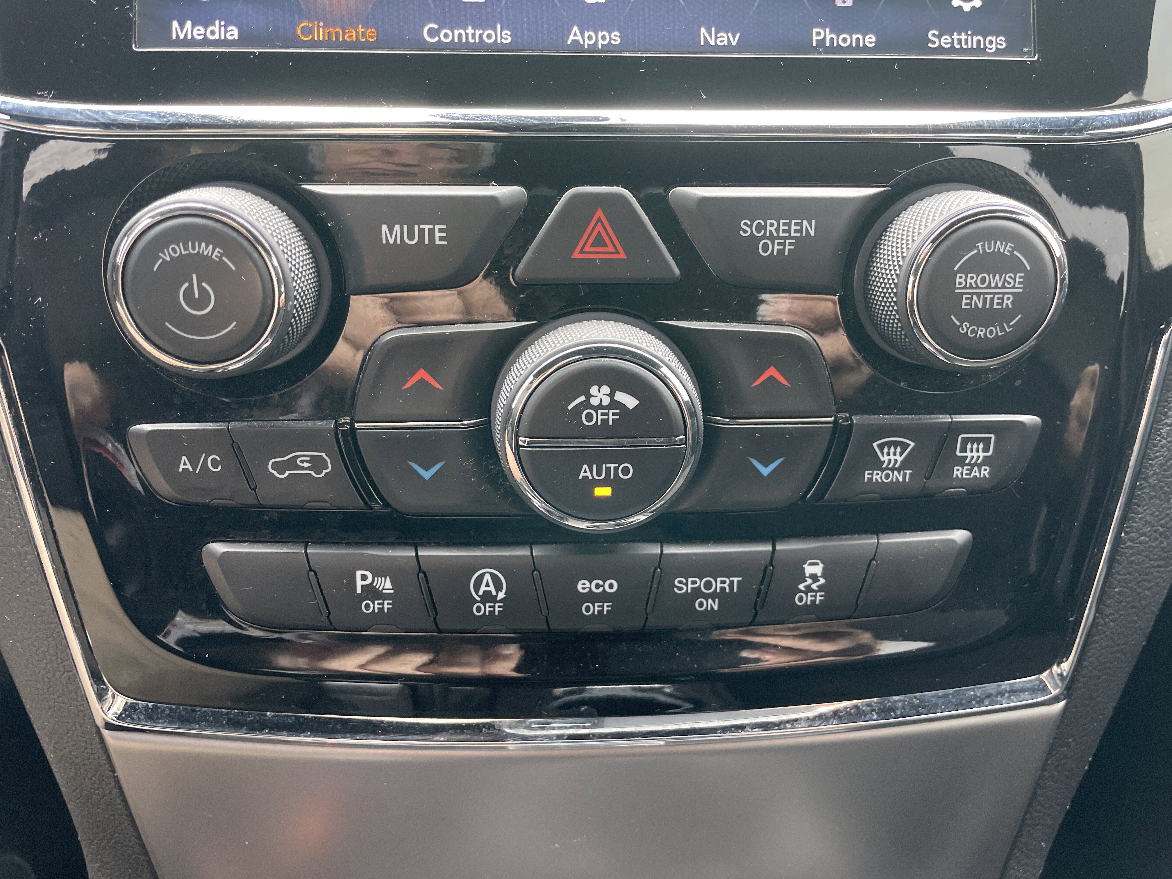 Used 2020 Jeep Grand Cherokee Altitude image 49
