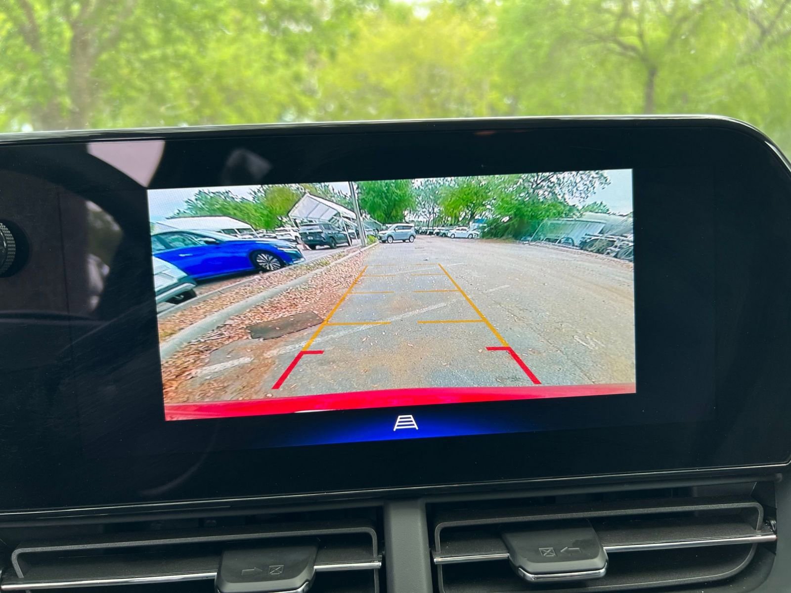 Used 2025 Chevrolet Trax LT FWD image 22