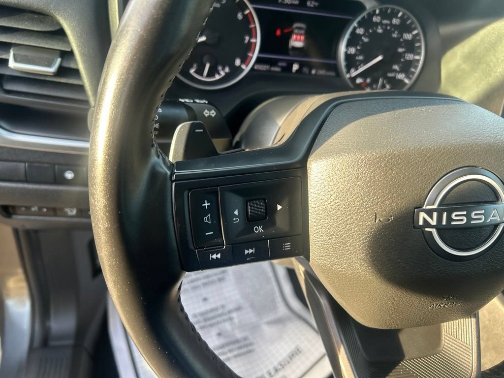 Used 2025 Nissan Rogue SV AWD/4WD image 23