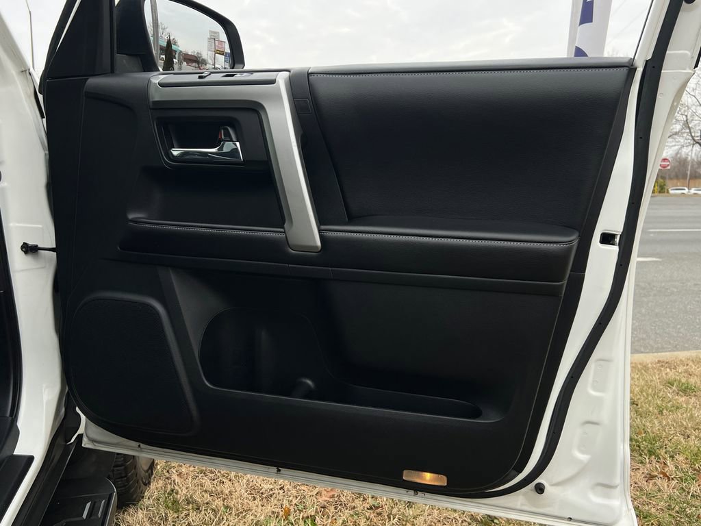 Used 2015 Toyota 4Runner SR5 image 8