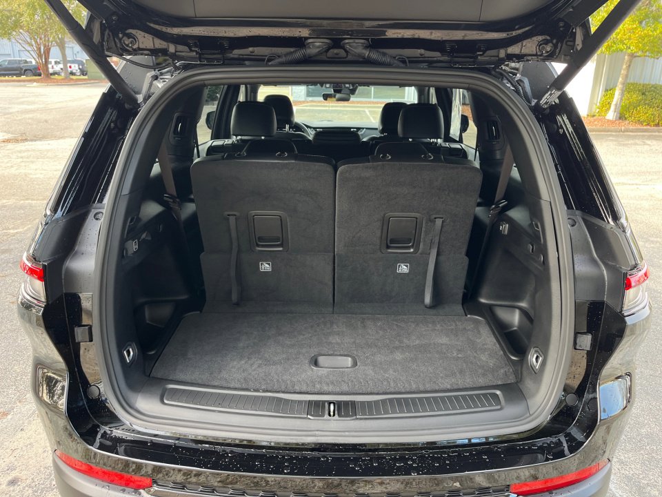 Used 2025 Jeep Grand Cherokee L Limited w/ Black Appearance Package image 15