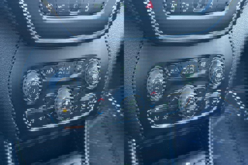 Used 2023 Jeep Cherokee Altitude Lux w/ Lux Elite Package image 21