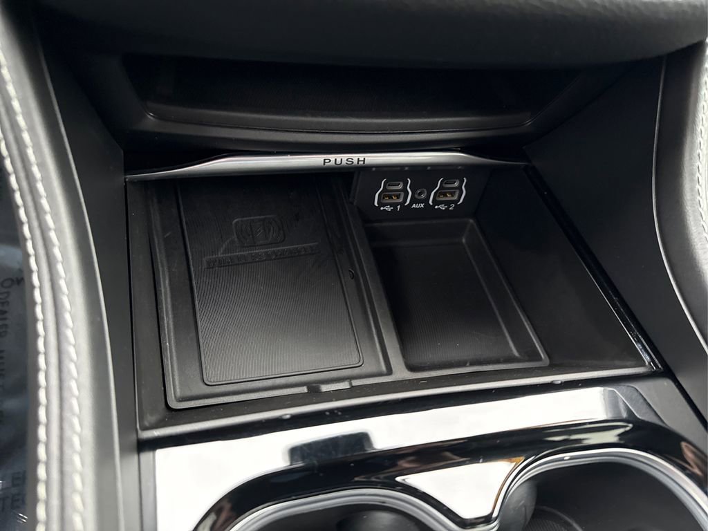 Used 2024 Chrysler Pacifica Limited w/ S Appearance Package image 43