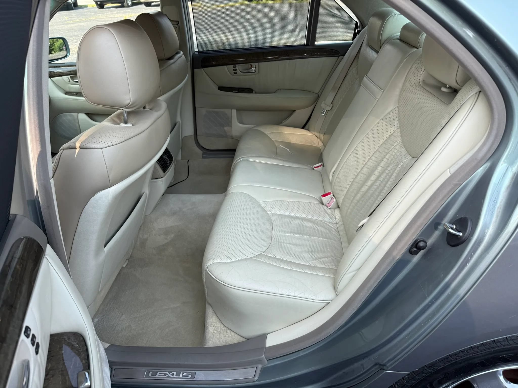 Used 2001 Lexus LS 430 RWD image 17