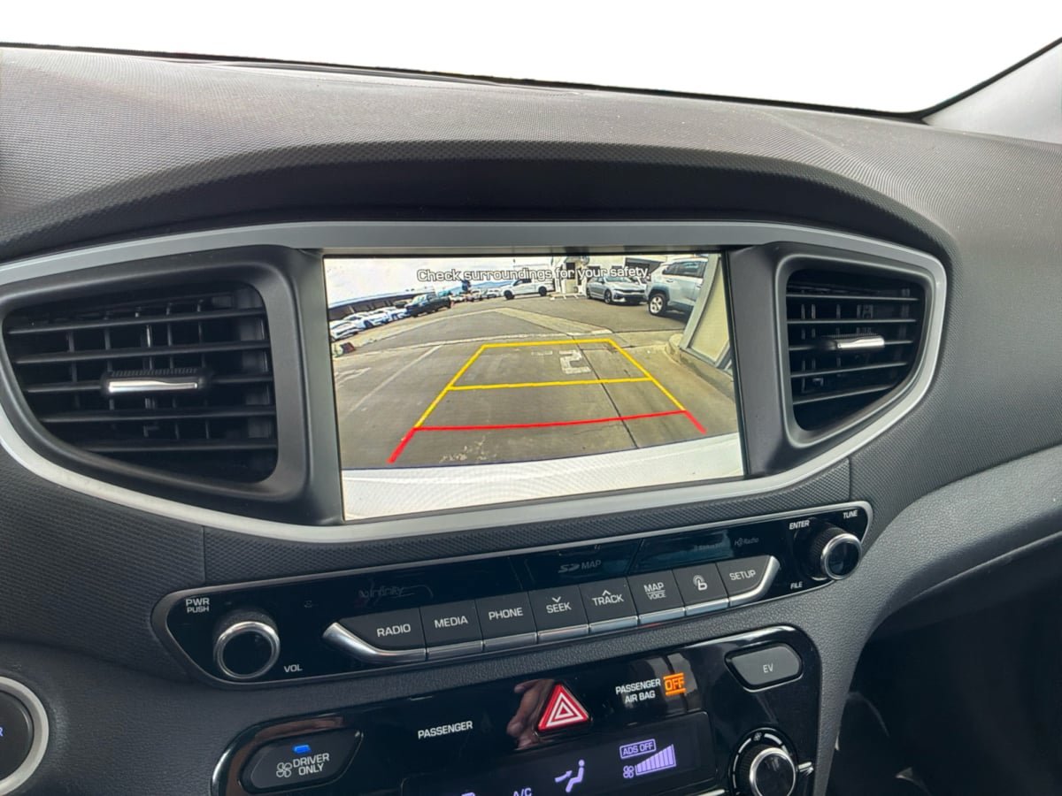 Used 2018 Hyundai Ioniq Limited FWD image 12