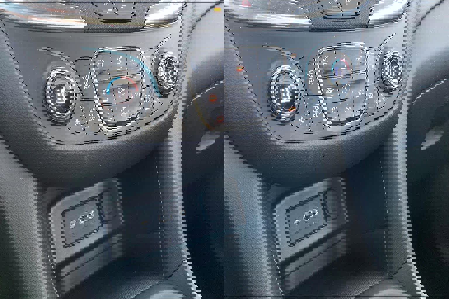 Used 2024 Chevrolet Equinox LT image 31