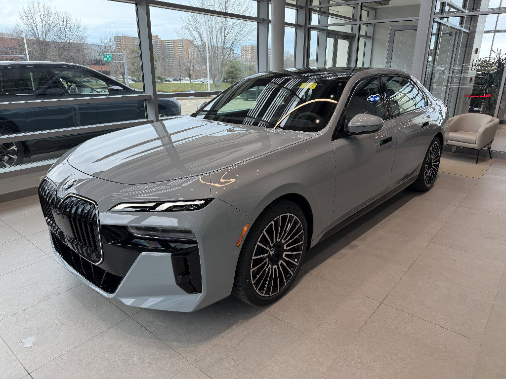 New 2026 BMW 740i xDrive image 3