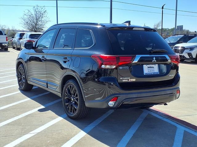 Used 2019 Mitsubishi Outlander LE image 2