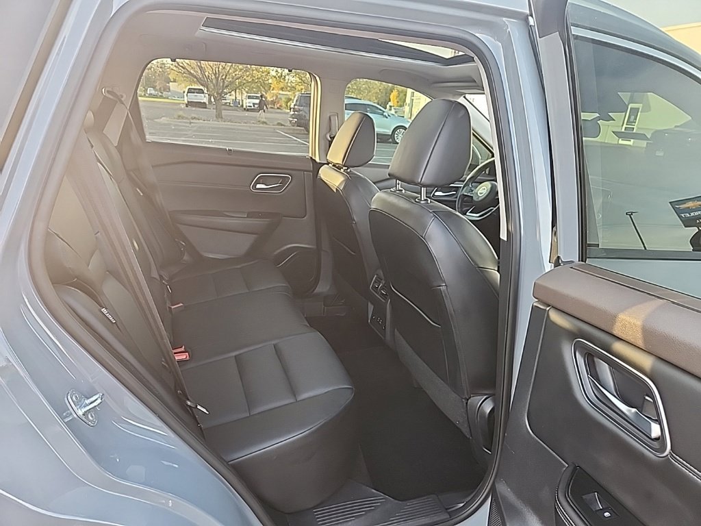 Used 2021 Nissan Rogue SV AWD/4WD image 13