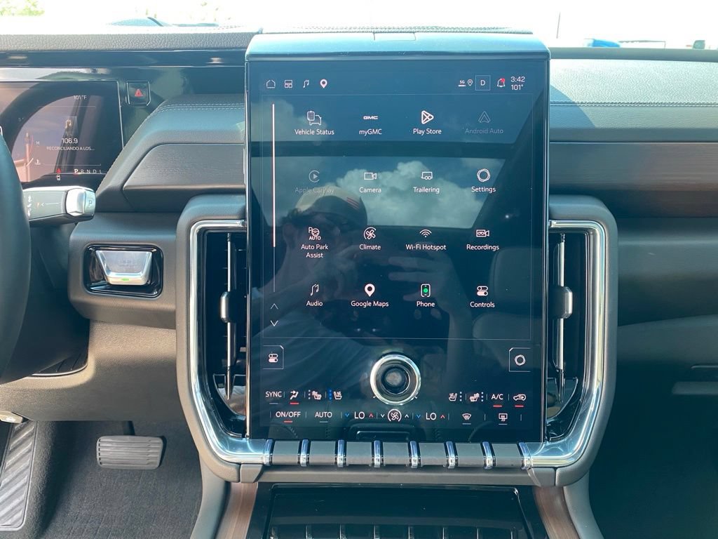 Used 2026 GMC Yukon Denali w/ Sun & Power Step Package AWD/4WD image 21