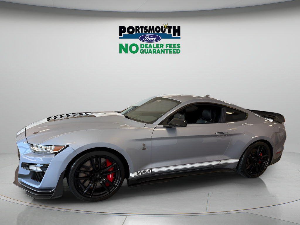 Used 2022 Ford Mustang Shelby GT500 w/ Technology Package RWD image 2