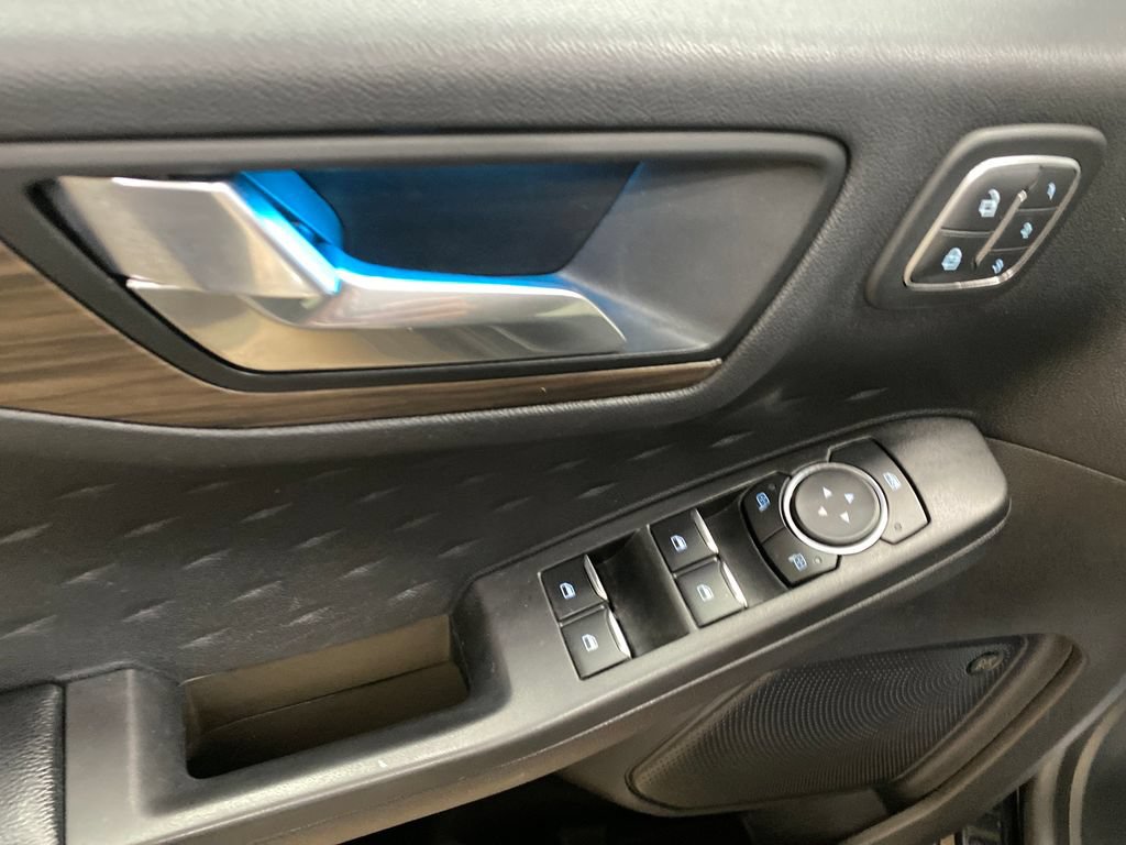 Used 2020 Ford Escape Titanium AWD/4WD image 11