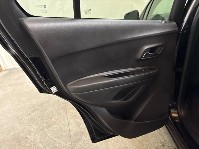 Used 2019 Chevrolet Trax LT w/ Sun & Sound Package AWD/4WD image 19