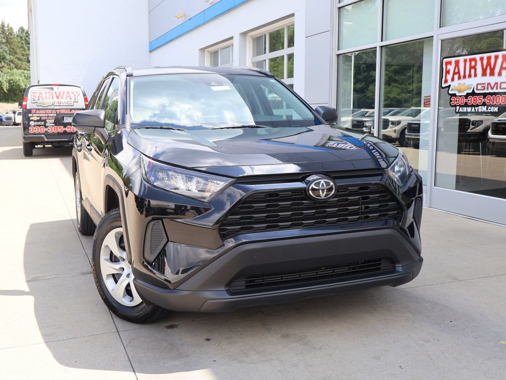 Used 2020 Toyota RAV4 LE w/ All Weather Liner Package AWD/4WD image 28