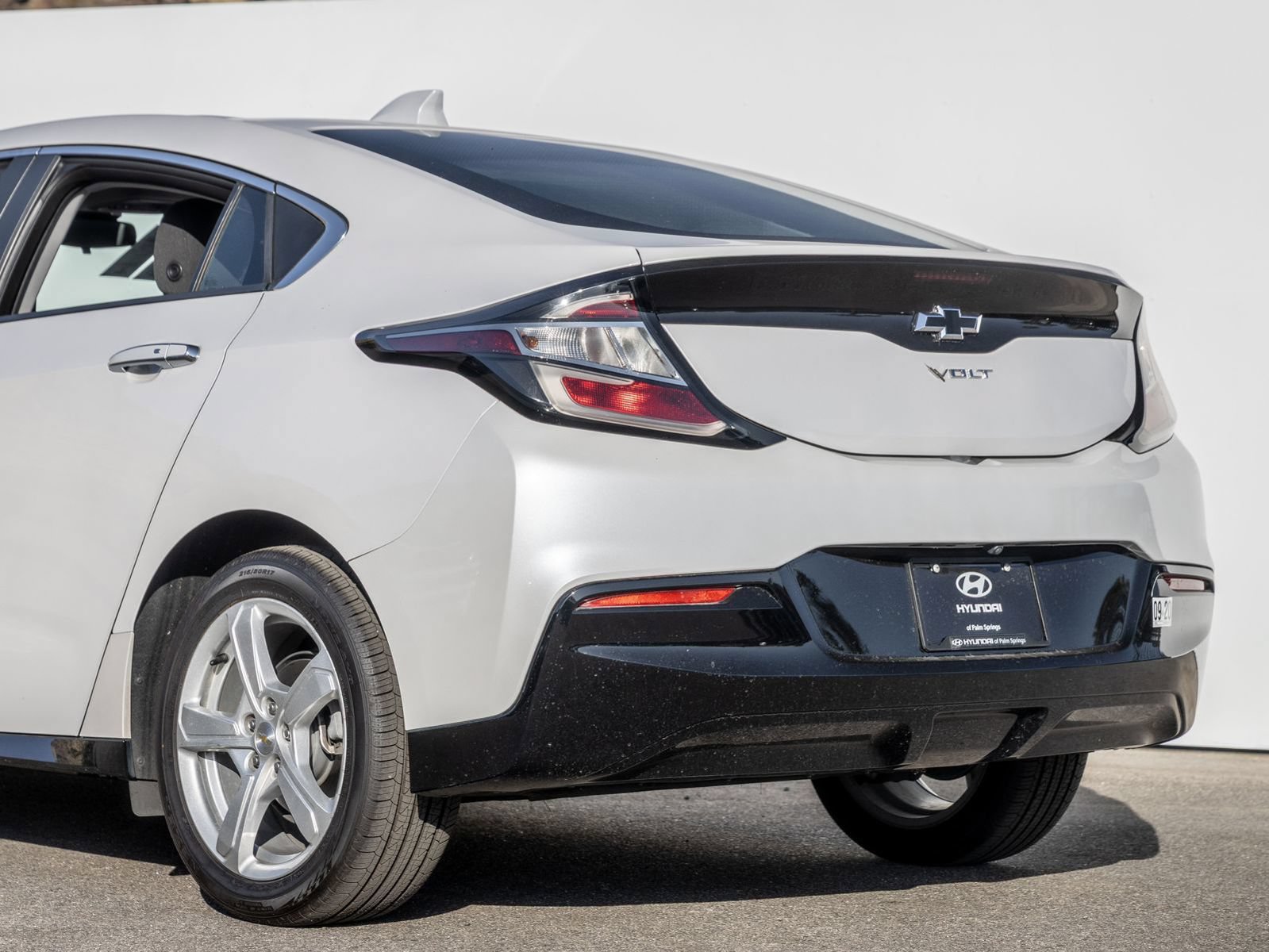 Used 2018 Chevrolet Volt LT FWD image 11