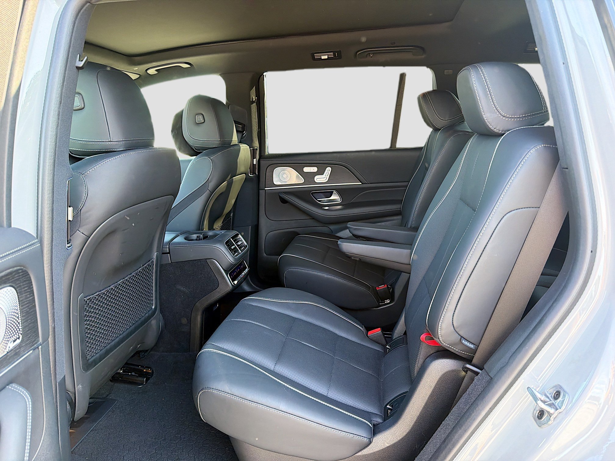 Used 2025 Mercedes-Benz GLS 580 4MATIC image 23