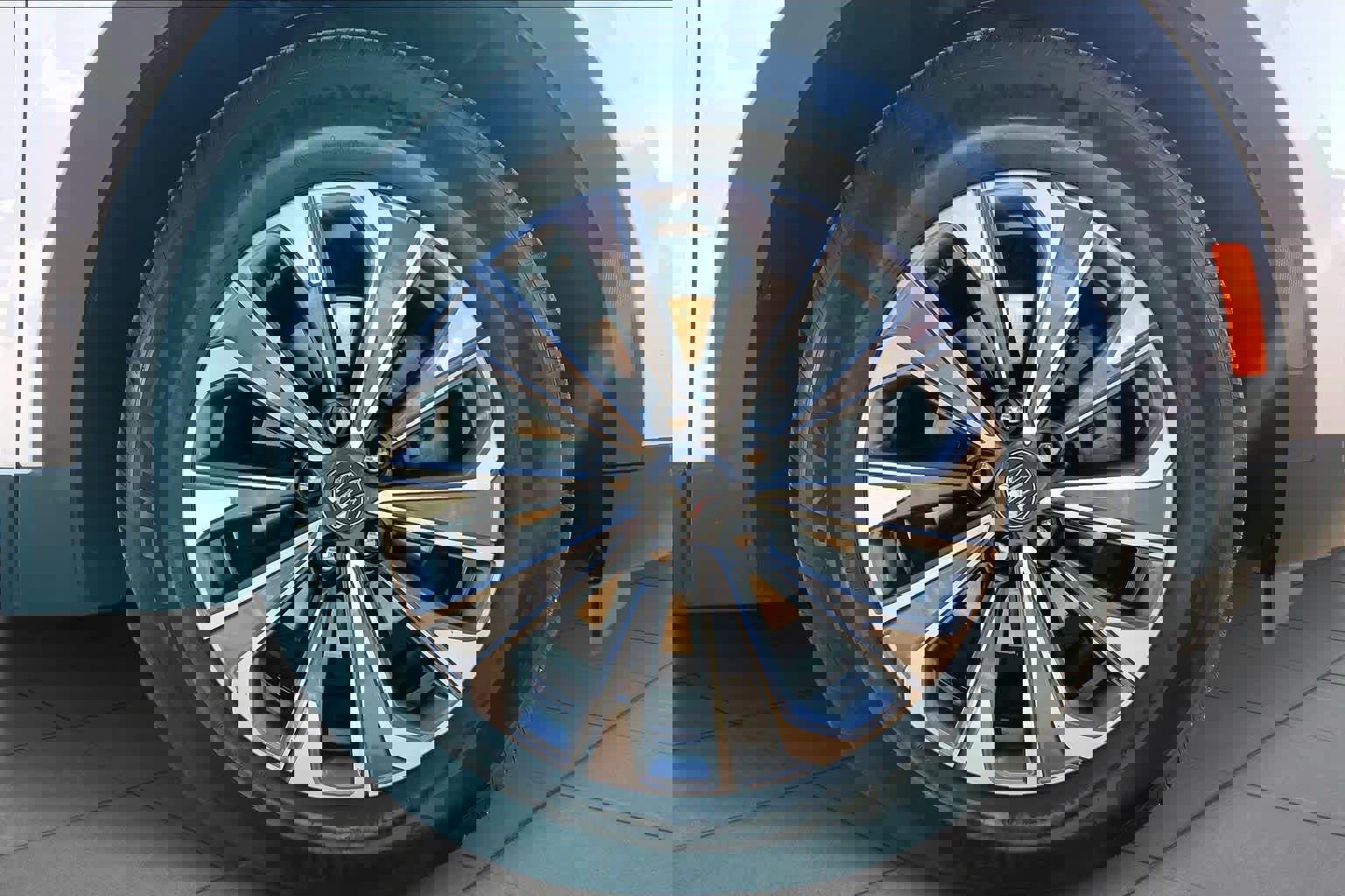 Certified 2025 Buick Envision Preferred image 10