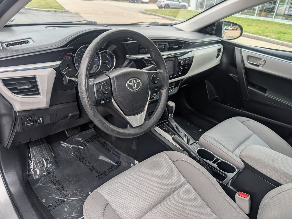Used 2016 Toyota Corolla LE FWD image 15
