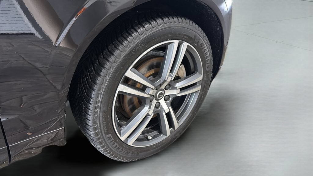 Used 2019 Volvo XC60 T6 Momentum w/ Advanced Package AWD/4WD image 41