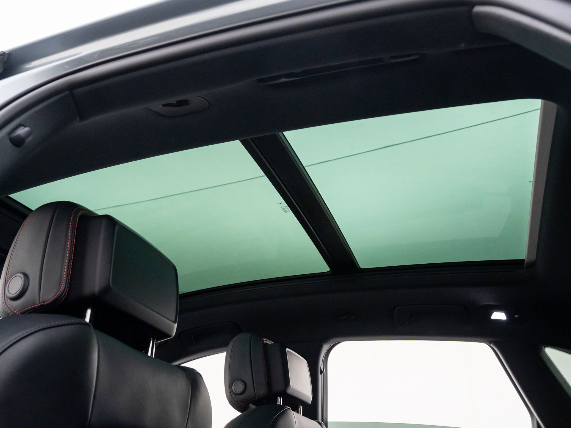 Certified 2023 Porsche Macan S image 17