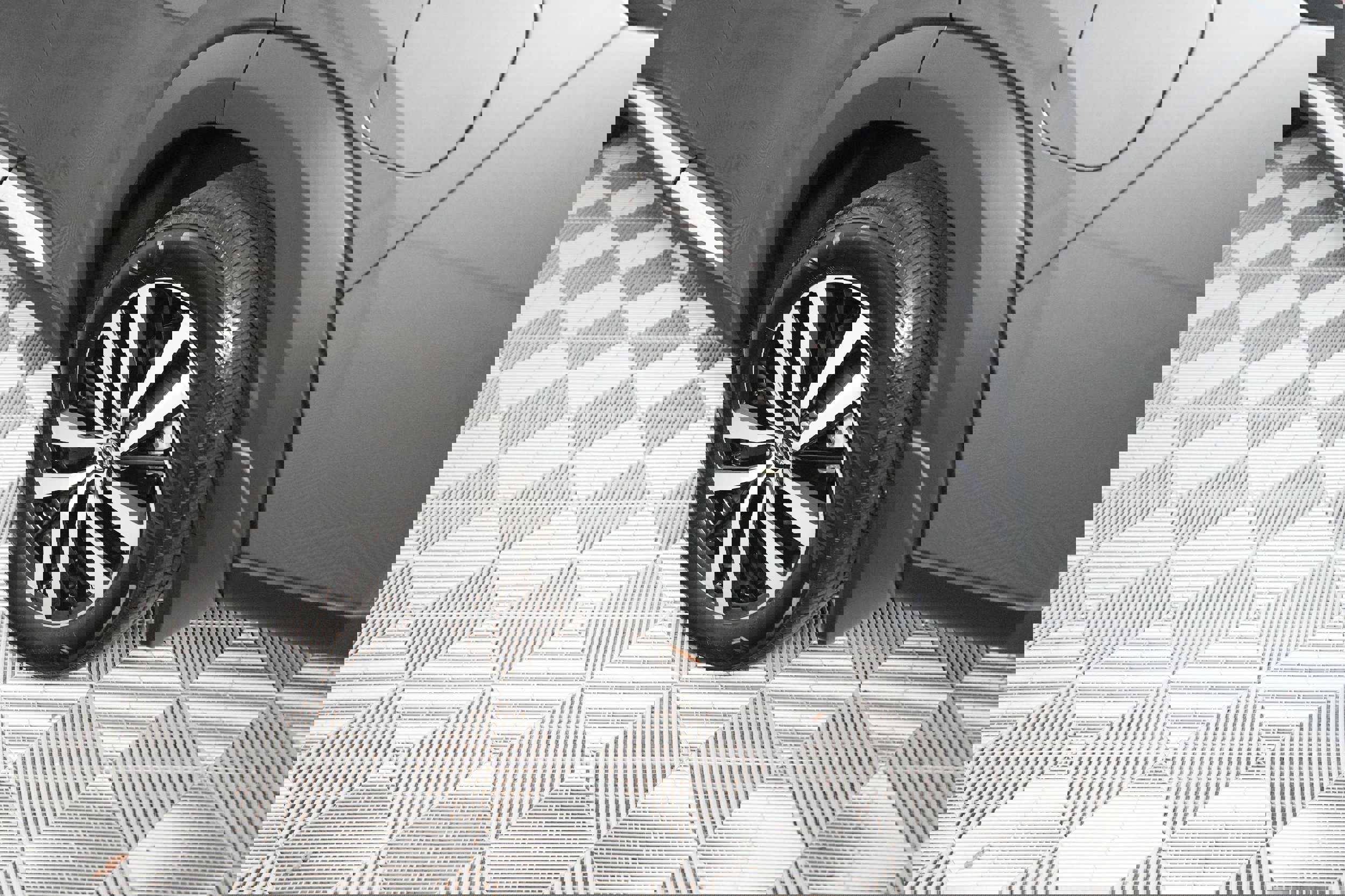 Used 2025 Nissan Pathfinder Platinum w/ Cargo Package image 8