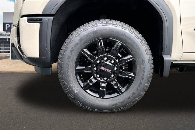 New 2026 GMC Sierra 2500 AT4 w/ AT4 Premium Plus Package AWD/4WD image 13