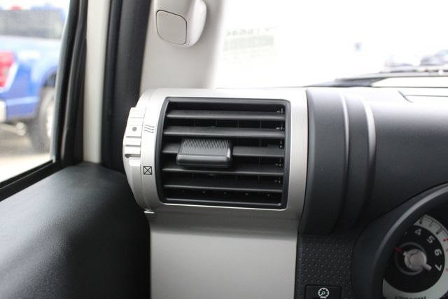 Used 2013 Toyota FJ Cruiser 4WD w/ Upgrade Pkg image 7