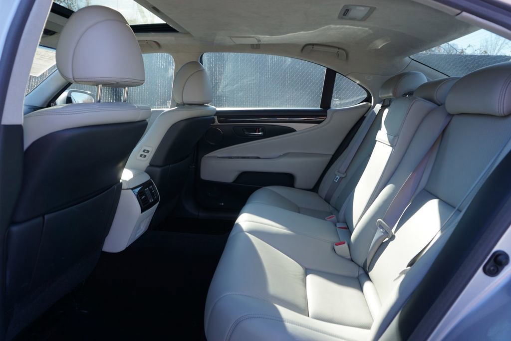 Used 2016 Lexus LS 460 L image 12