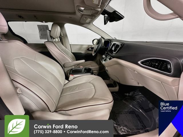 Used 2017 Chrysler Pacifica Limited FWD image 36