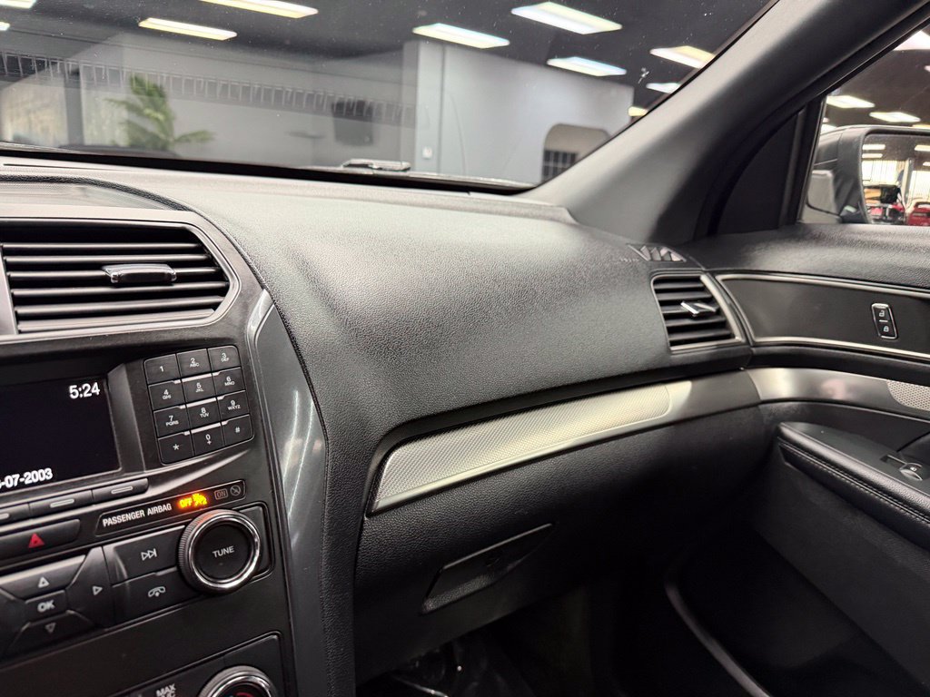 Used 2018 Ford Explorer XLT FWD image 27