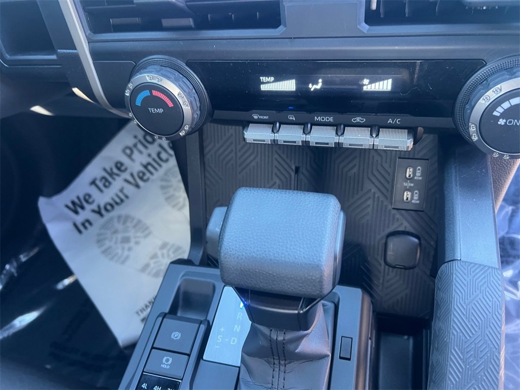 Used 2025 Toyota Tacoma SR image 19