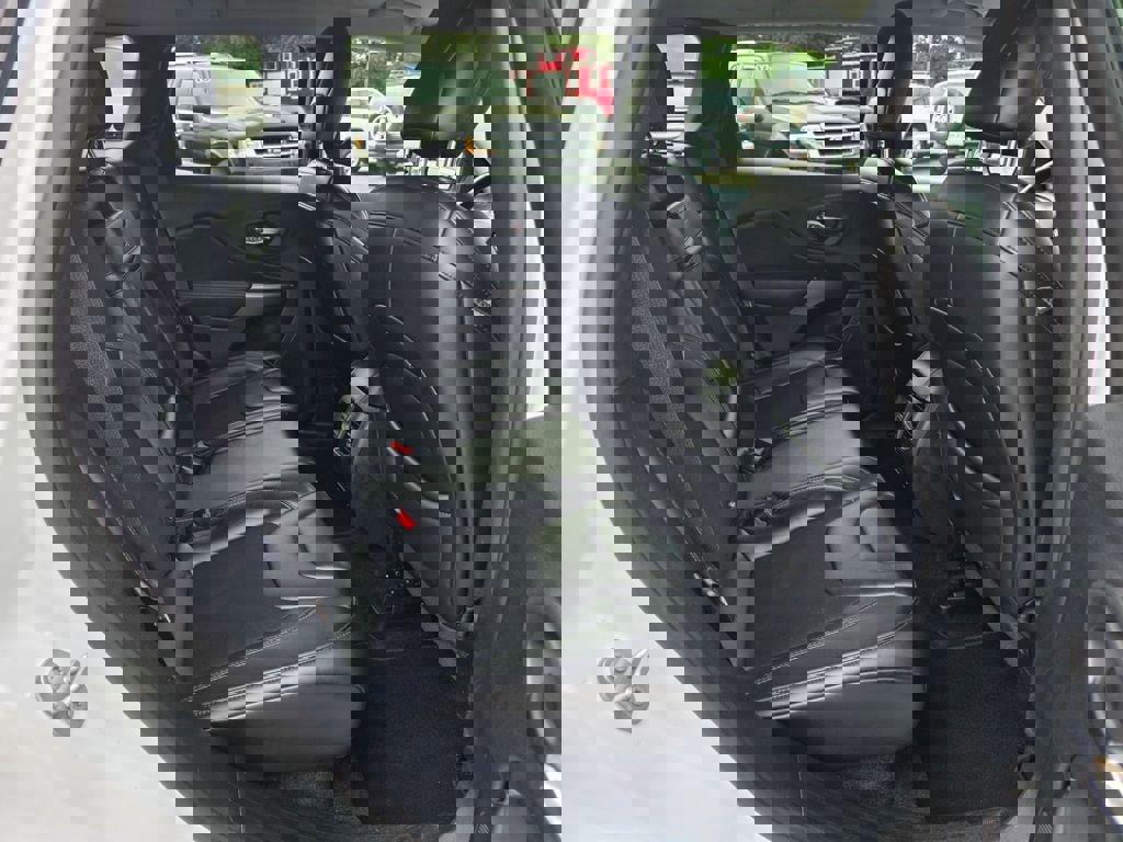 Used 2019 Jeep Cherokee Latitude Plus image 21