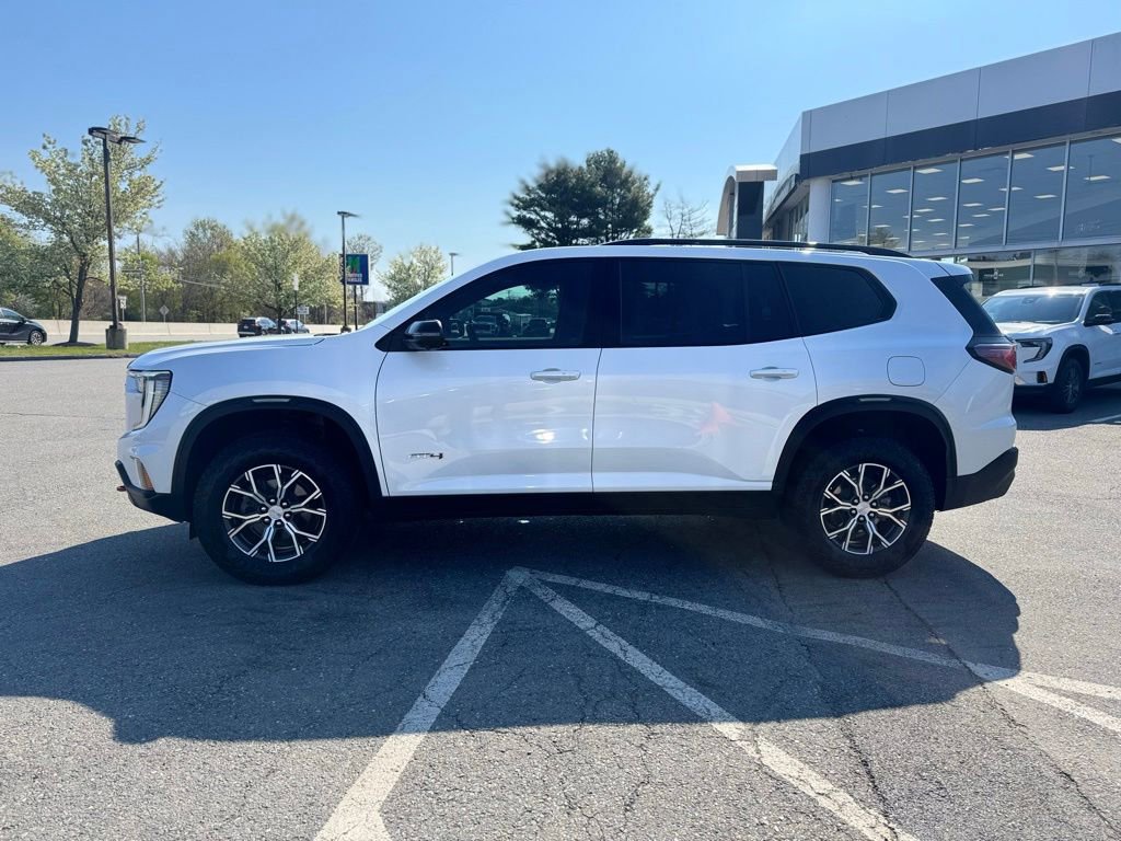 Used 2024 GMC Acadia AT4 w/ Luxury Package AWD/4WD image 2
