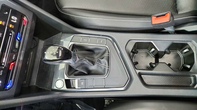 Used 2022 Volkswagen Tiguan SE R-Line image 51