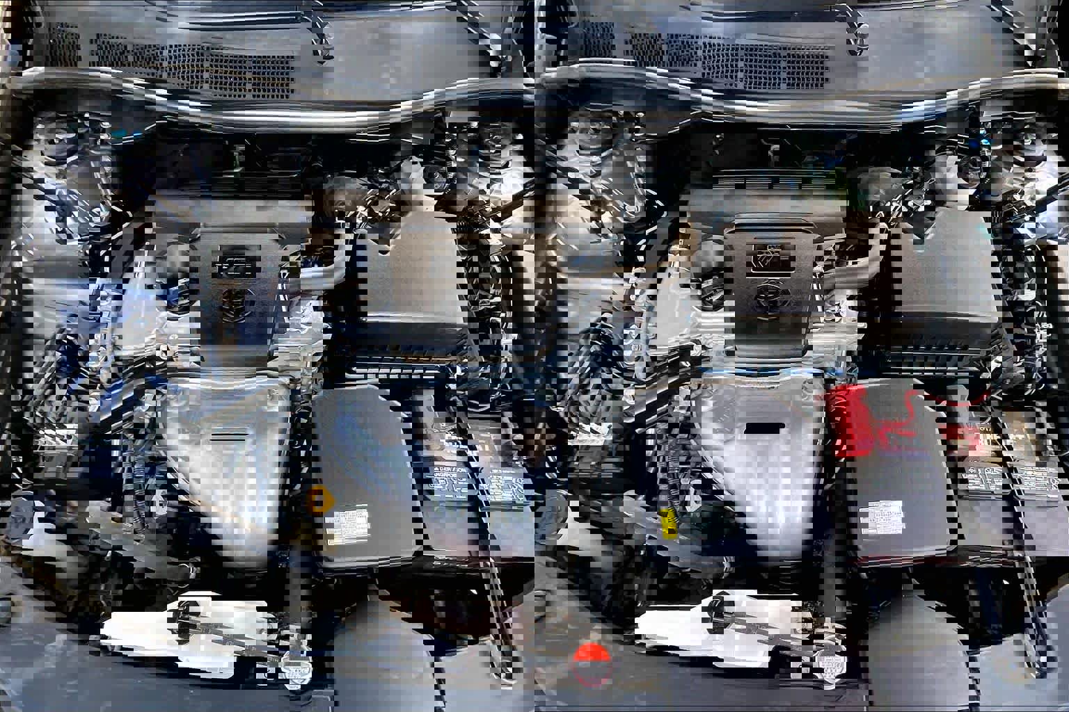 Used 2016 Toyota Camry SE image 32