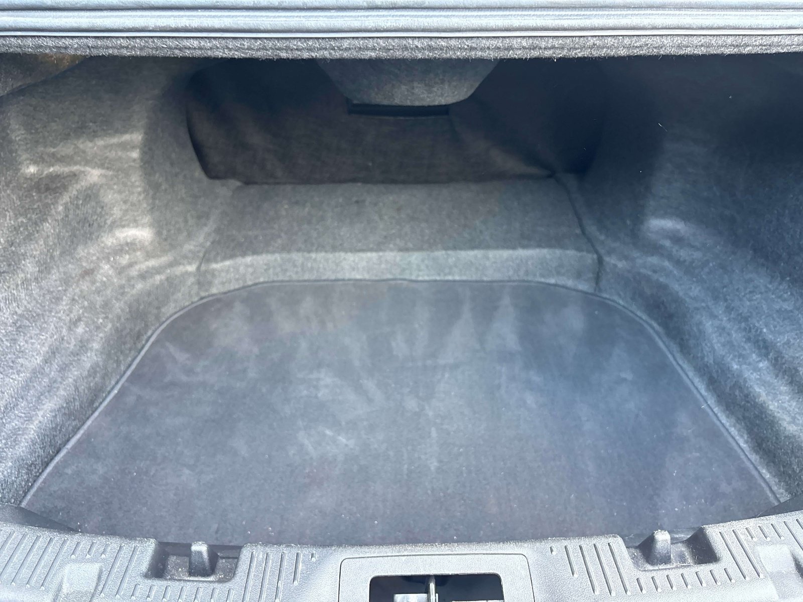 Used 2013 Lincoln MKS FWD image 13