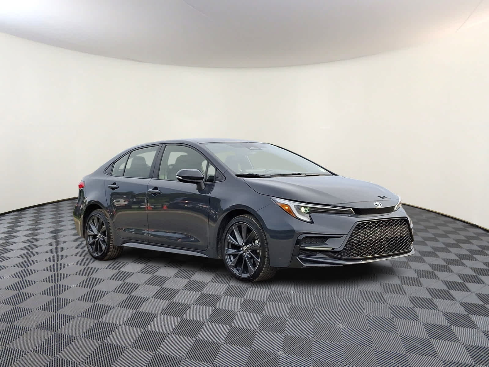 Certified 2024 Toyota Corolla SE FWD image 4