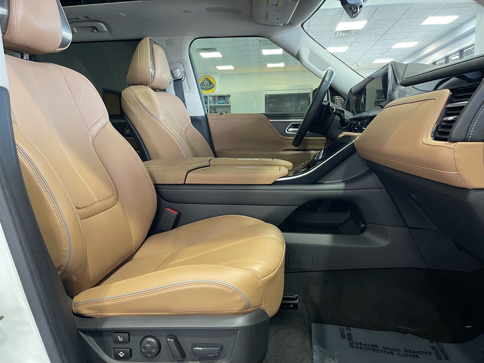 Used 2025 INFINITI QX80 Sensory AWD/4WD image 44
