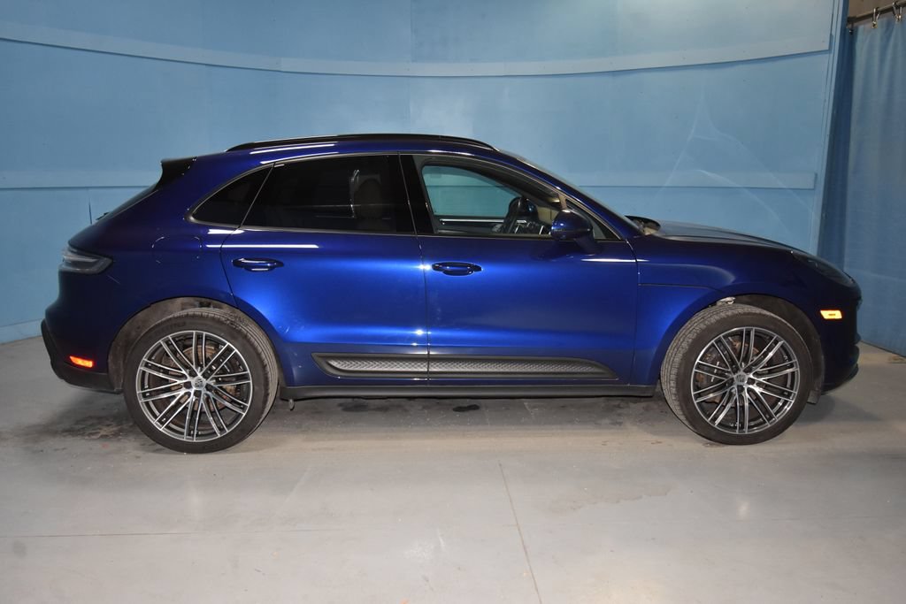 Certified 2025 Porsche Macan AWD/4WD image 23