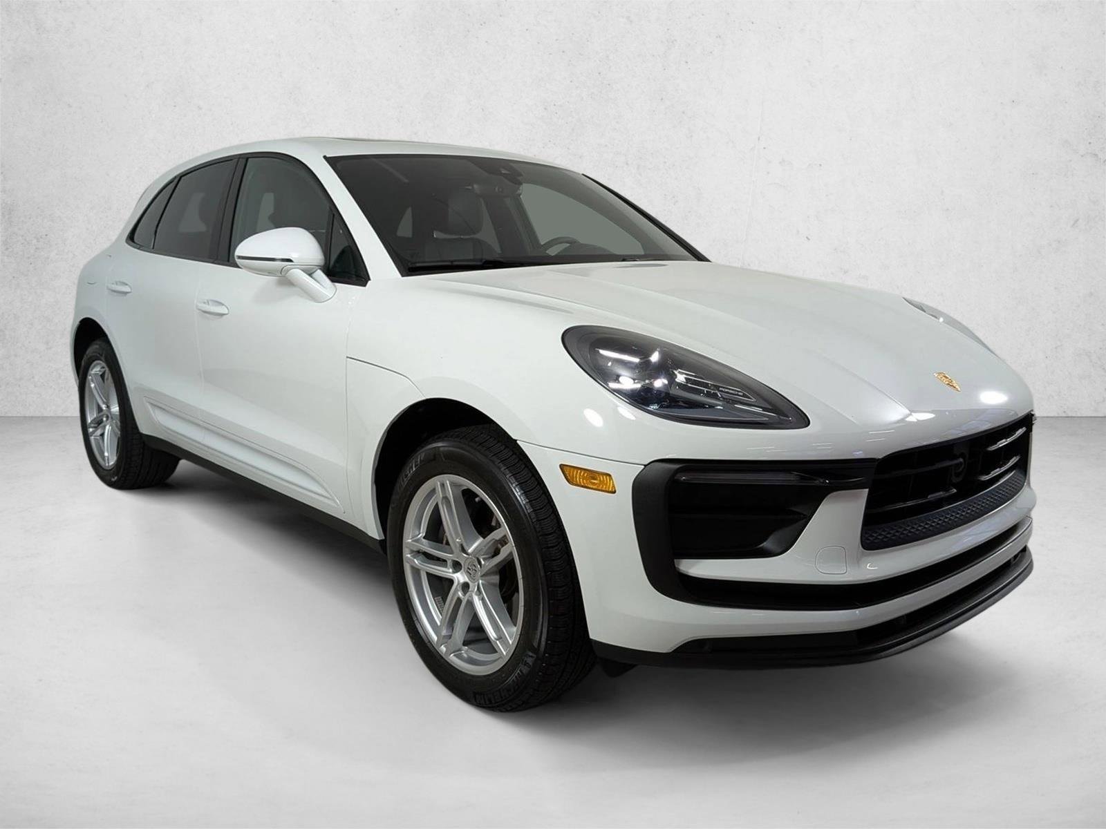 Certified 2025 Porsche Macan Turbo AWD/4WD image 7