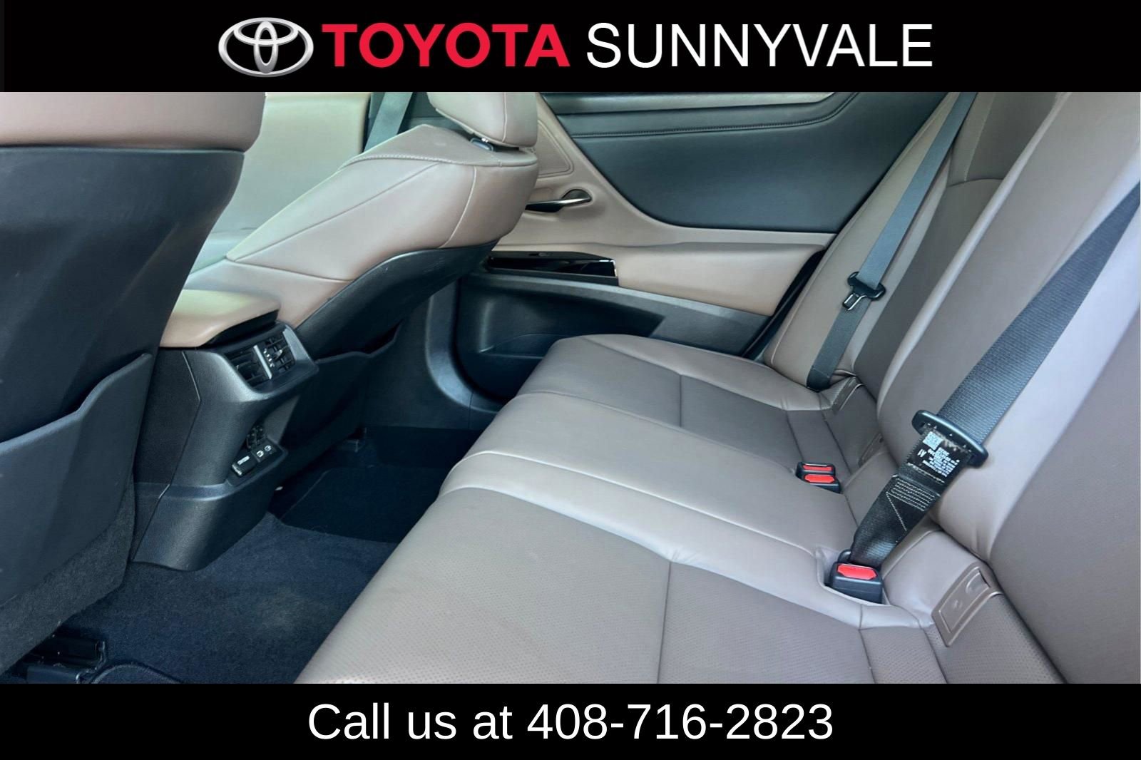 Used 2025 Lexus ES 300h w/ Premium Package image 5