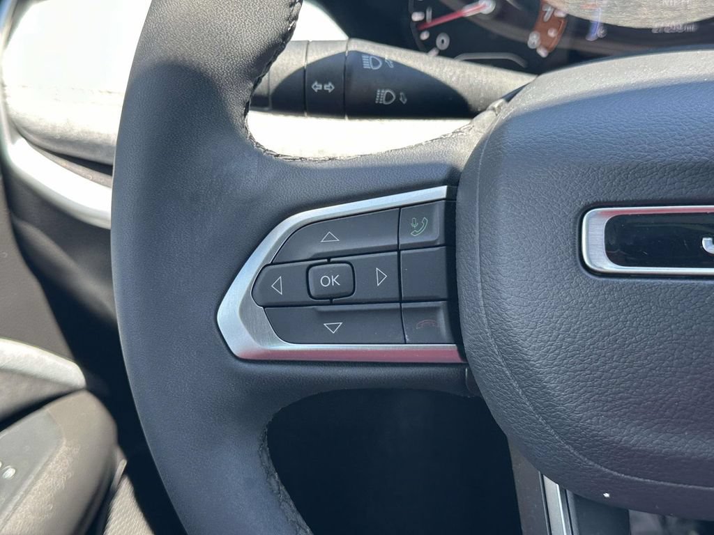 Used 2024 Jeep Compass Latitude AWD/4WD image 22