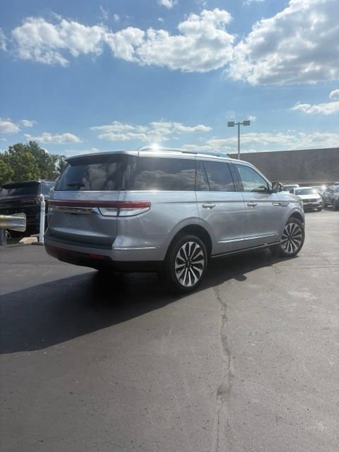Certified 2023 Lincoln Navigator Reserve AWD/4WD image 5