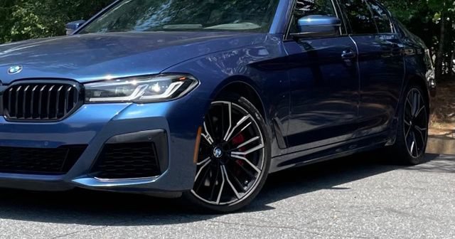 Used 2023 BMW 540i w/ M Sport Package RWD image 2